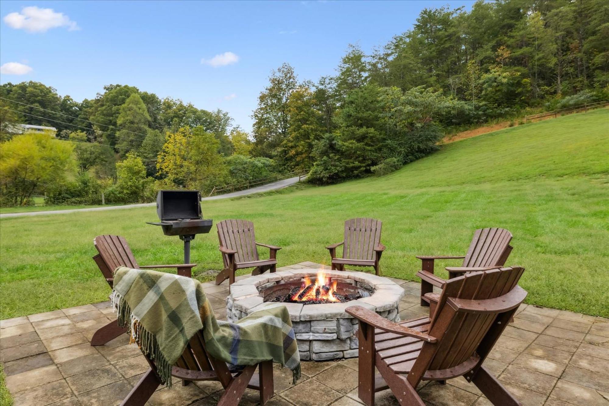 Hot Tub Fire Pit Game Room Theater Easy Access Sleeps 12 - Black Bear Lodge Pigeon Forge Esterno foto