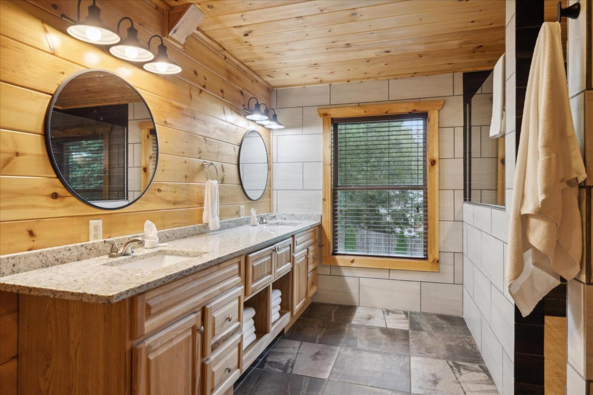 Hot Tub Fire Pit Game Room Theater Easy Access Sleeps 12 - Black Bear Lodge Pigeon Forge Esterno foto